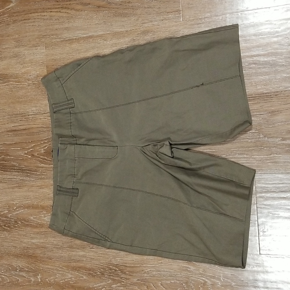 (13) Reitmans Casual Vacation Travel Costal Comfy Coastal Bermuda Athleisure